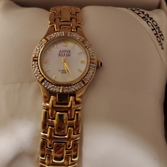 Anne Klein ladys watch - Picture 2 of 2